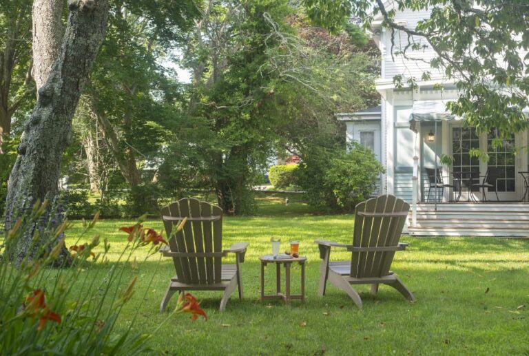 Isaiah Jones Homestead Bed & Breakfast: Sandwich Massachusetts Cape Cod